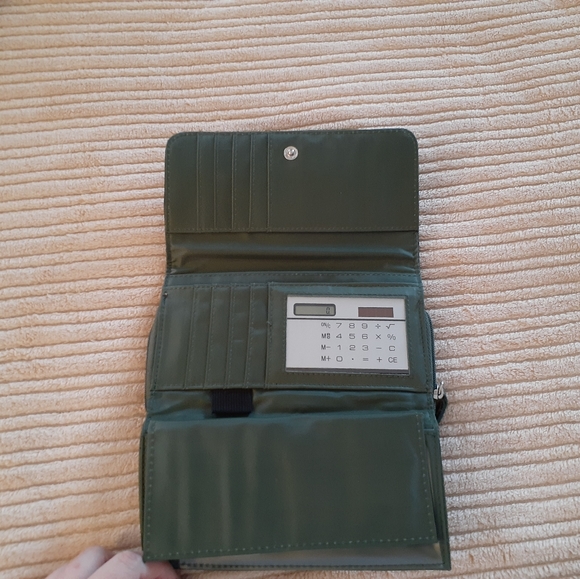 Green Wallet - Picture 2 of 3